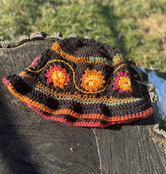 Bucket Hat: Black flower pattern