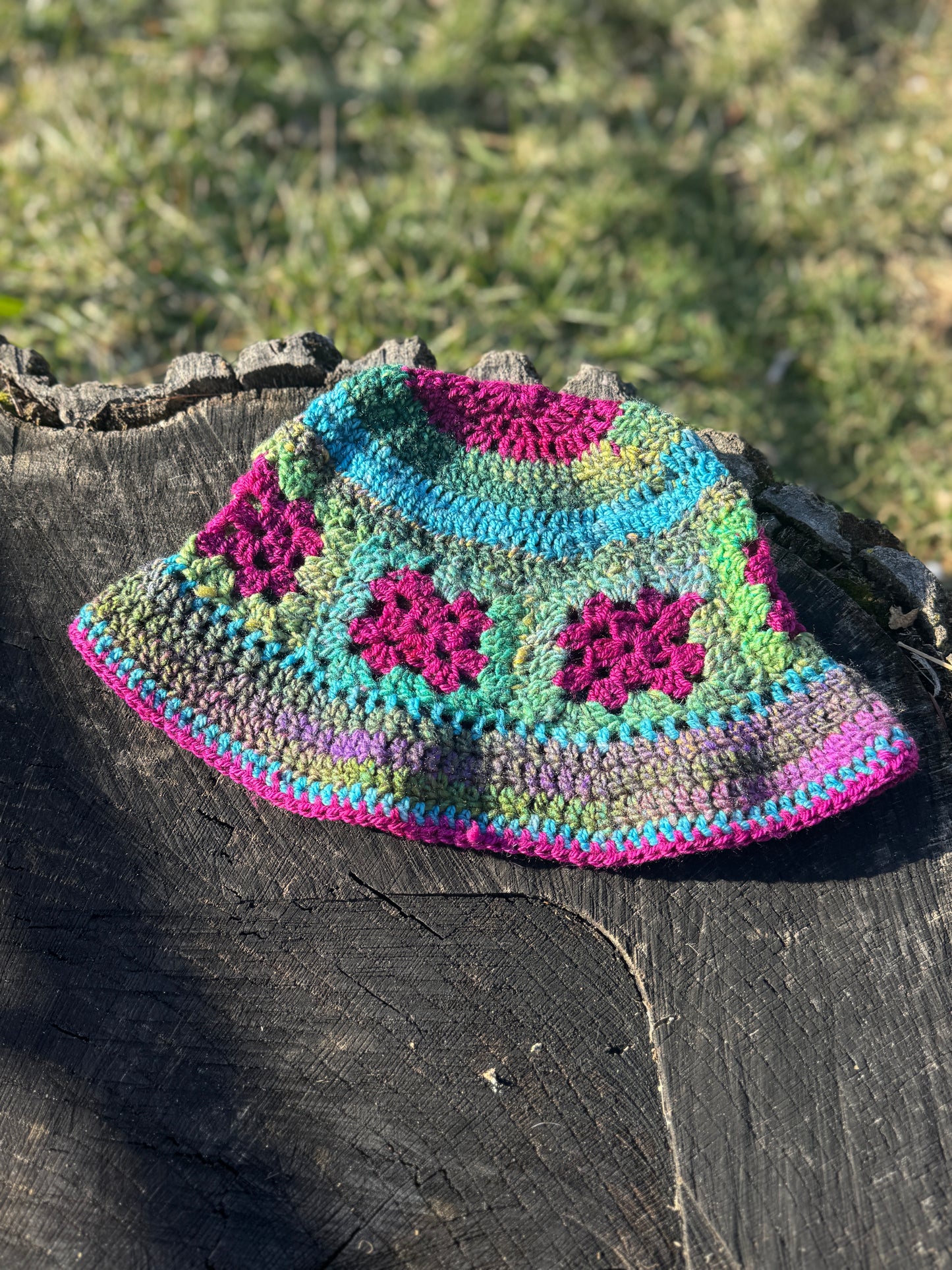 Bucket Hat: Granny Square Pink / Blue Green
