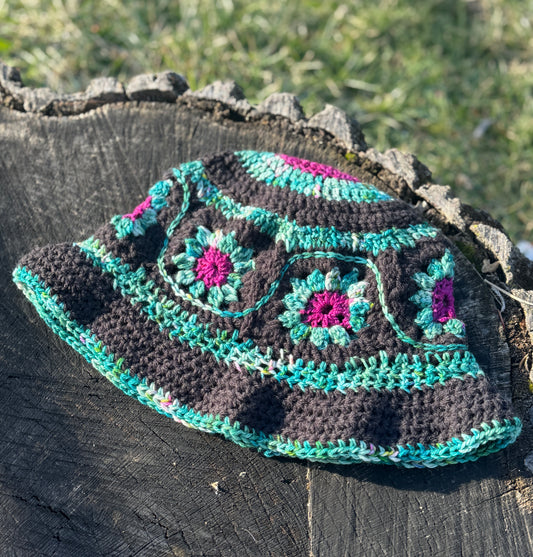 Bucket Hat: Black flower pattern / pink/ green