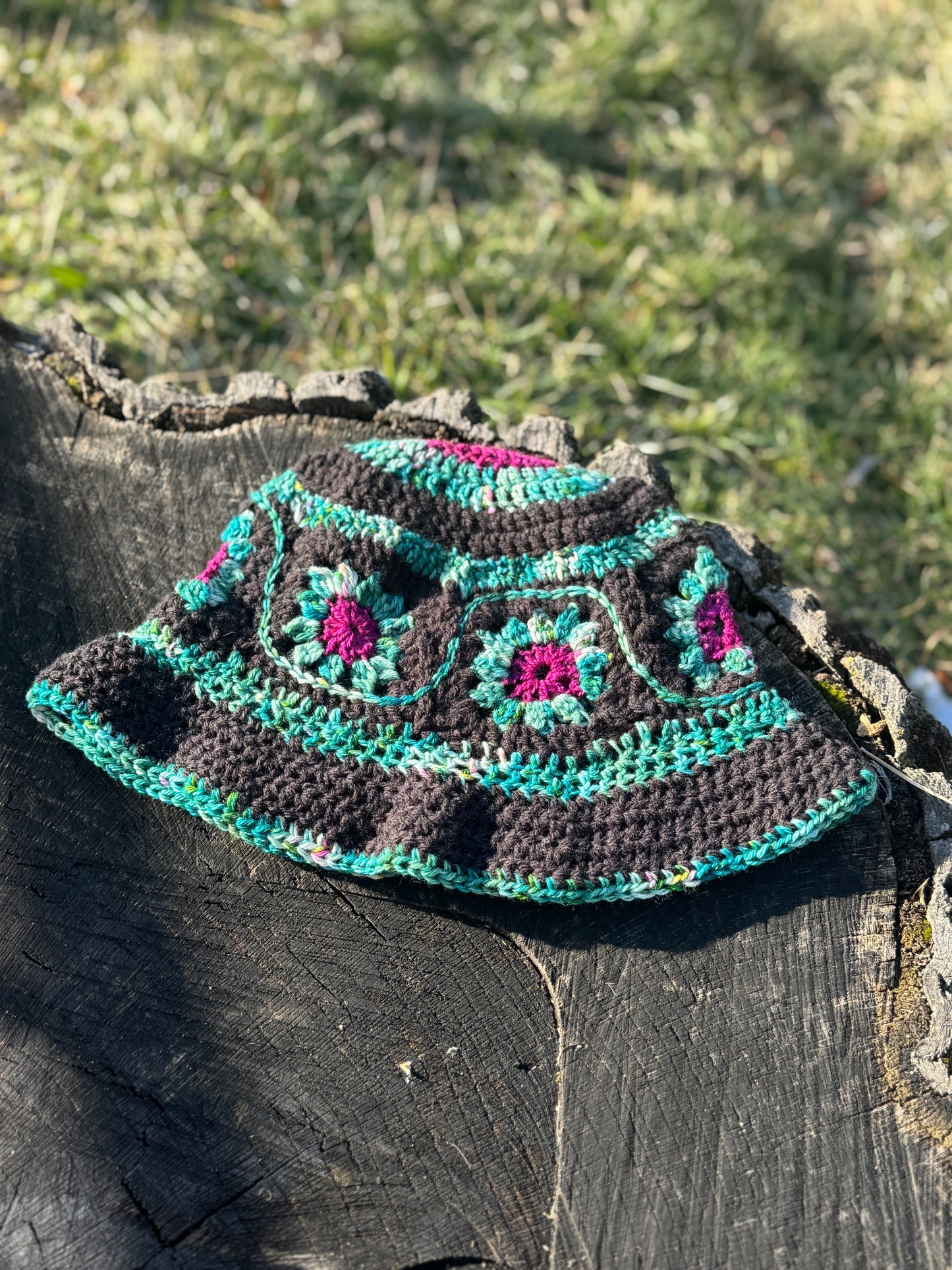 Bucket Hat: Black flower pattern / pink/ green